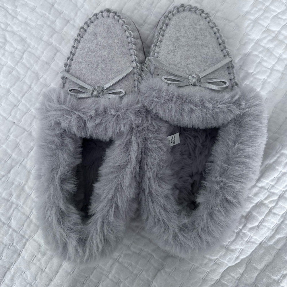 J Crew lined moccasin slippers in Women’s 9